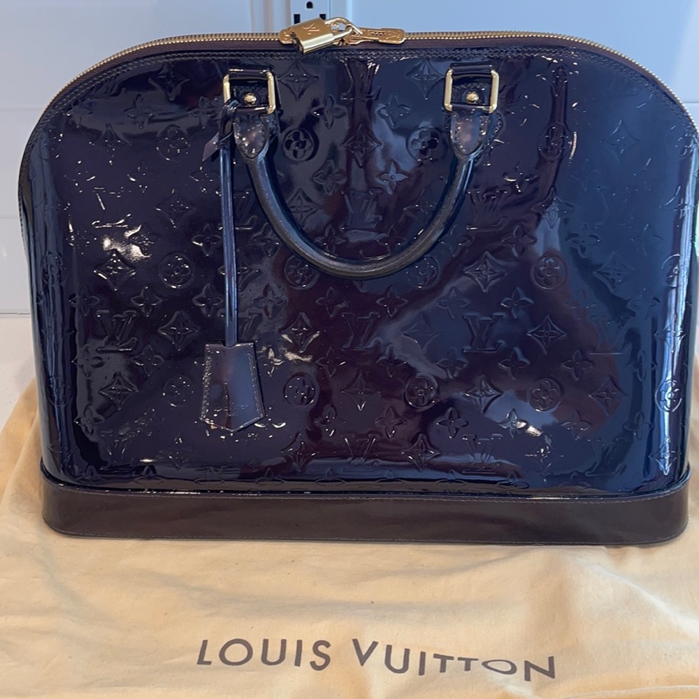 Louis Vuitton Alma Amar GM like new limited edition hand bag